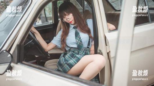 分享Money冷冷修女的原图，看似严肃却透着一丝顽皮呢