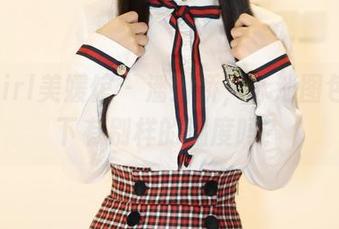 MyGirl美媛馆 – 潘娇娇，泳池图包，水下有别样的温度吗？