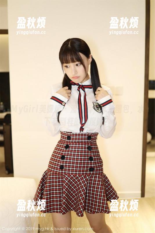 MyGirl美媛馆 - 潘娇娇，泳池图包，水下有别样的温度吗？