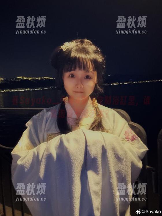 看Sayako＿今年4岁在定制浴缸里，谁说泡澡不能艺术？