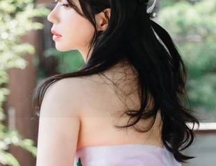 当Sia(시아)又来一波cos：[Paranhosu]治愈者，图里有种魔力让我一直盯着，哈哈。