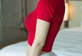 UGirls尤果网 – 温鈊怡穿礼服的美图，犹如红酒般让人心头一震，啧啧，真会冲突情感！