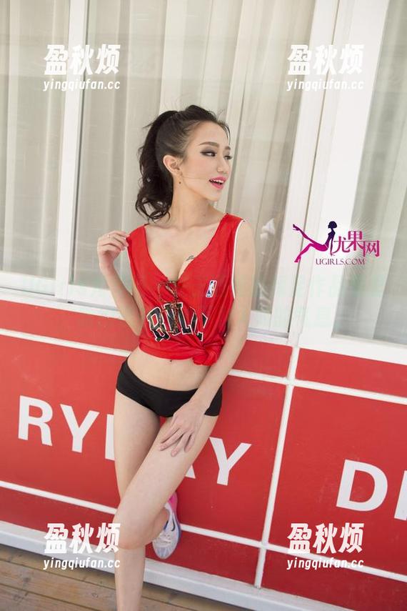 UGirls尤果网 - 在王语纯的裸足作品集里，隐约透着一种不为人知的气息。