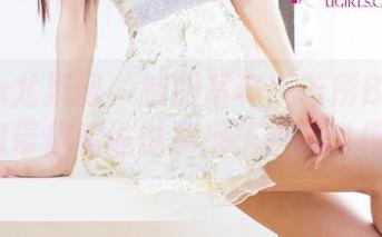 UGirls尤果网 – 制服写真：若彤BOOMBOOM带你看谁说书呆子不能当模特！