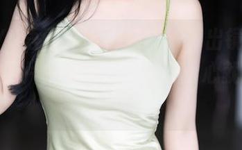 XIAOYU语画界 – 郑颖姗Bev出镜，高清美足在照片中如同流星，不小心就抓住了目光。