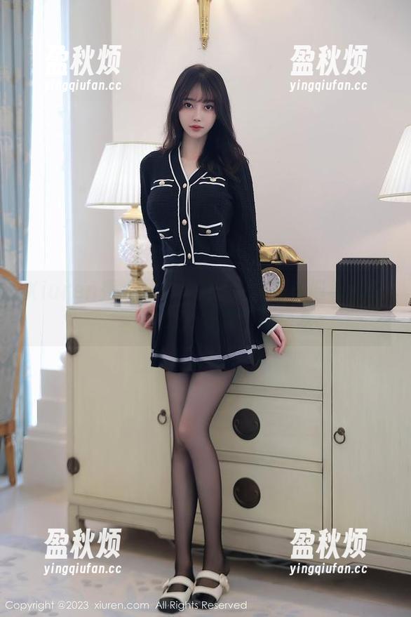 Xiuren秀人网 - Yuki鱼儿的圣诞奇遇记：套图揭秘垒高的礼物盒