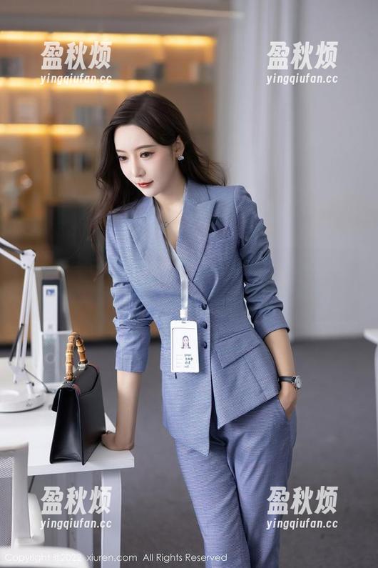Xiuren秀人网-冯木木 Xiuren秀人网 - 一眼撩到职业生涯,冯木木的免费职场OL制服美图不赞不行!