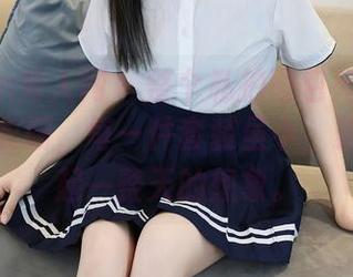 Xiuren秀人网 – 整个私拍图包宛如唐翩翩的小衣橱，每一件套装虽小，却能撩拨起一整天的想象。