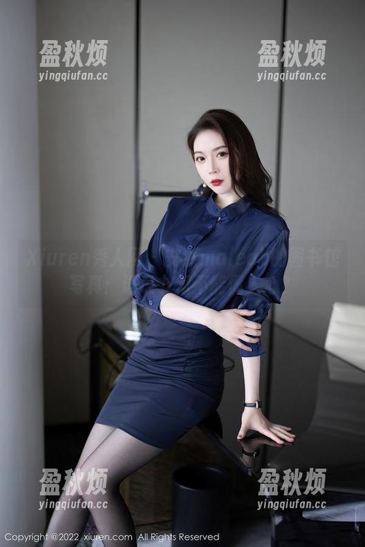 Xiuren秀人网 - 安然maleah的图书馆写真：谁说书籍不能懂人心？