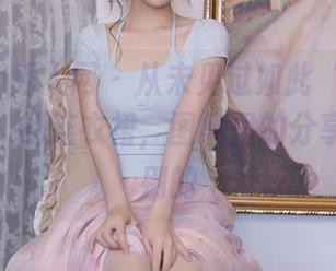 Xiuren秀人网 – 从未见过如此‘荡漾Crystal’的连衣裙，图集里的分享真够特别的