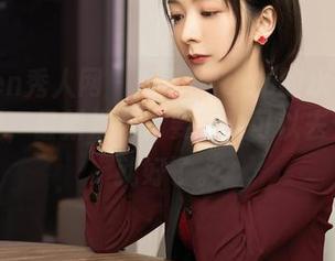 Xiuren秀人网 – 阿乖Kiddo的水手服套图来啦，最新发布。要是也可以去个海边就好了。