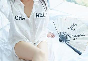 YouMi尤蜜荟 – 免费写真，何嘉颖的内衣就像躲猫猫，来找找看吧！