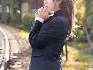 YouMi尤蜜荟 – 梦心月的眼镜写真集—原图的每个角度都让我想起了小时候玩的一款游戏，为什么？