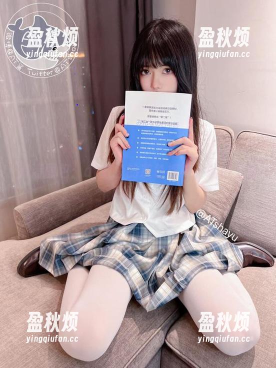 at鲨鱼 高清图包:at鲨鱼的灰色裤袜,配得了整个网络的目光