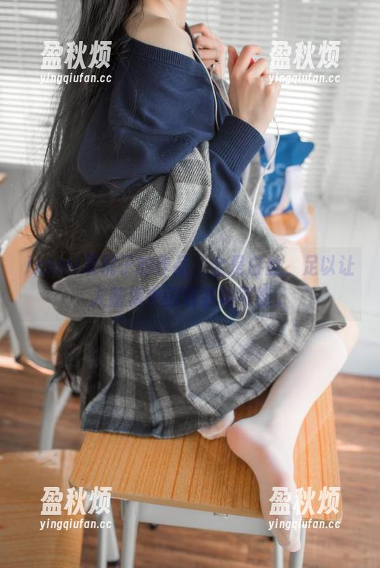 izumi泉桃子 izumi泉桃子的作品,全是白丝,足以让人脑海中闪现各种可能。