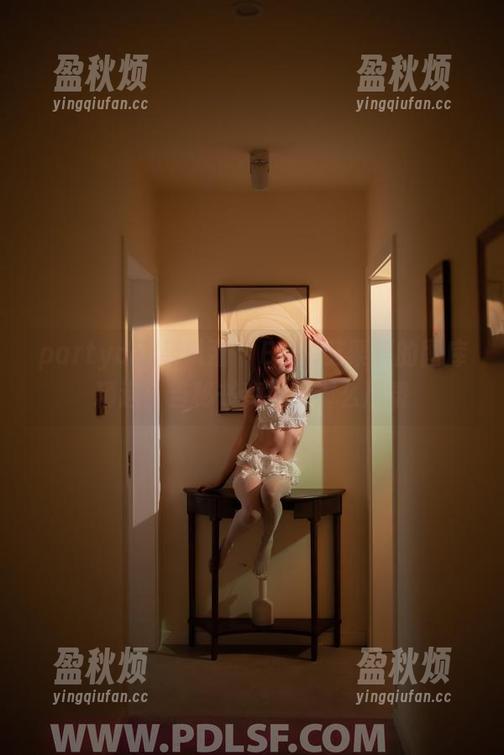 partycat轰趴猫-Ellie艾栗栗 partycat轰趴猫 - Ellie艾栗栗的图库精选:当秘书变得不那么严肃