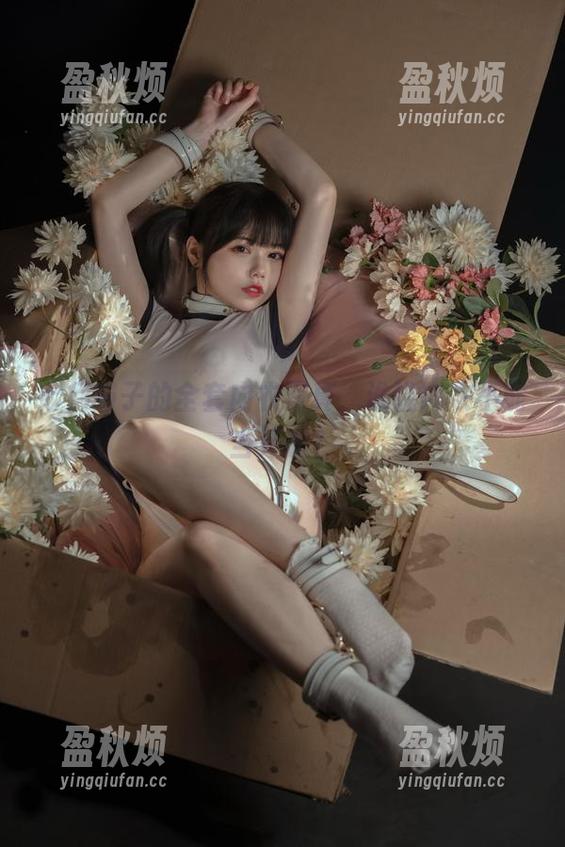 七月喵子的全套内衣写真，谁说内衣不能当外衣？