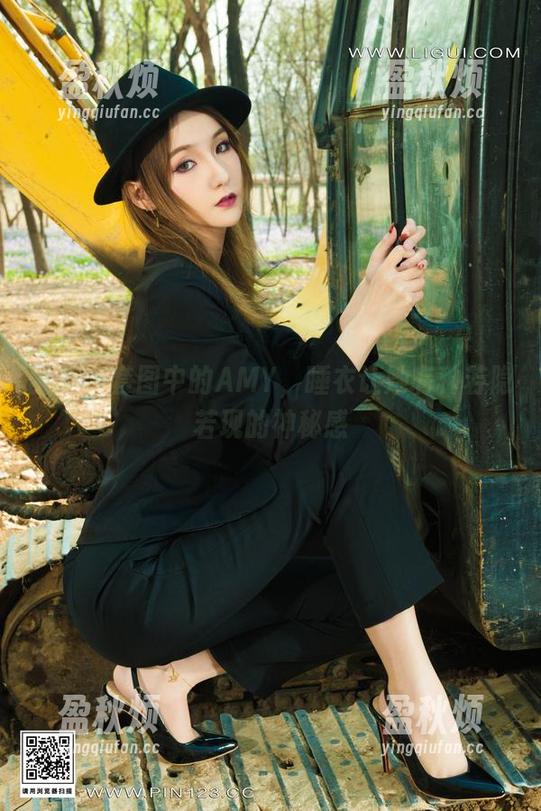丽柜 - 套图中的AMY，睡衣让她有种若隐若现的神秘感