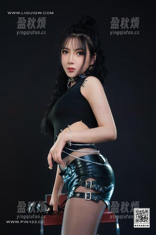丽柜 - Amily独特美脚：图库里没见过的视角
