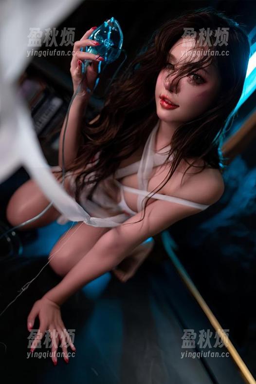 微密圈 - 最新写真集：于芷晴化身飒酷女王，难道我也能有这股气场吗？