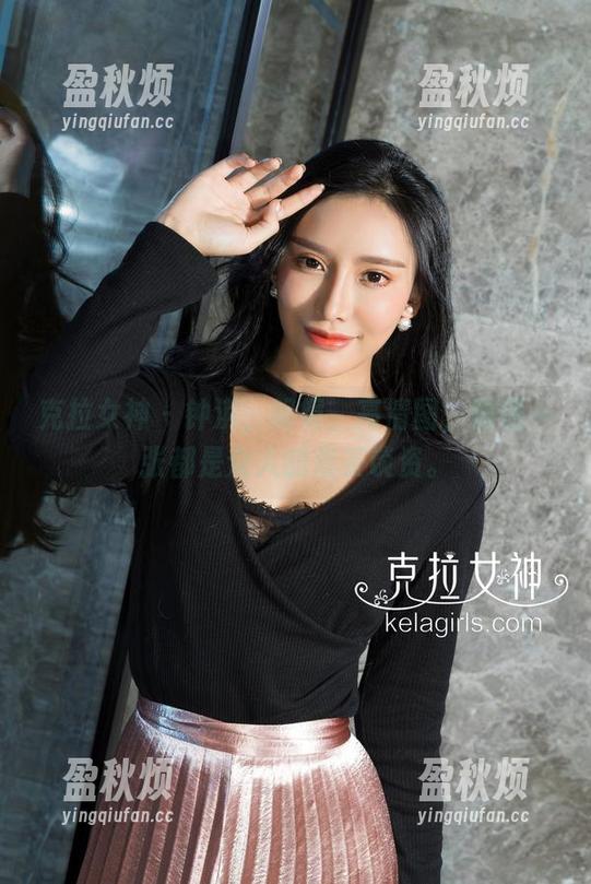 克拉女神 - 钟淇，眼镜，高清图，随便一张都是众人的晨茶谈资。