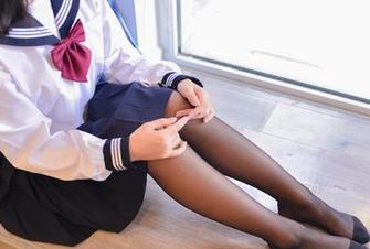 兔玩映画：拿着画刷的少女，快来定制你自己的呆萌大片！