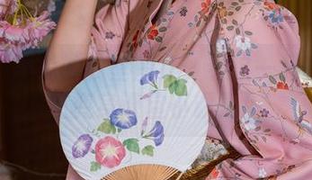 咬人小小兔的教室图集：看这一只兔兔如何变身课堂小霸王！