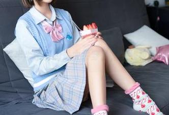 喵糖映画 – 这半半子真的是太会穿了，在线校服图片欣赏中…