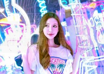 嗲囡囡 – 对于伊蓓Eva的双马尾写真，分享过程当然是走马观花，一闪而过。