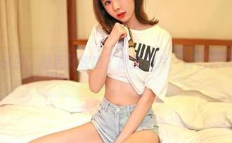 嗲囡囡 – 李梓熙，最近又放出了最新照片，粉色调真心让我迷惑。