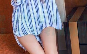 头条女神 – 美图一出，张蓝欣比基尼信手拈来，我想我该考虑换职业了。