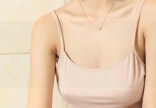 头条女神 – 一直刷图库，结果看到王佳凝的海边，顿时被惊艳到了，头像不够换啊。
