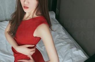头条女神 – 有关注秦若兮的泳衣图集的福利吗？这颜值和身姿，不点个赞吗？
