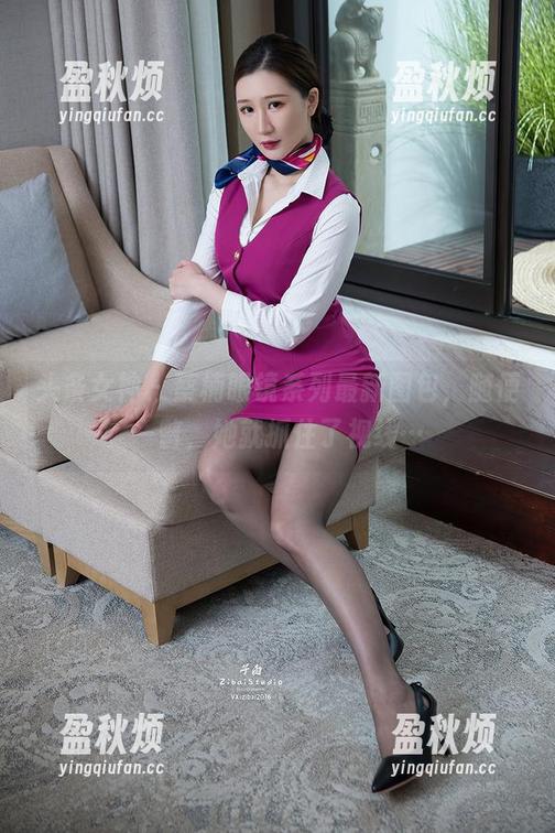 头条女神 - 蔡楠眼镜系列最新图包，随便一瞥，她就抓住了视线…