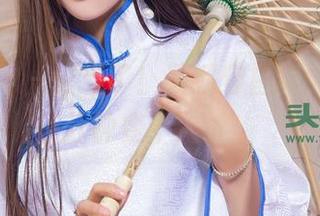 头条女神 – 惊呆了！语溪穿白裙，壁纸分分钟变个人才！