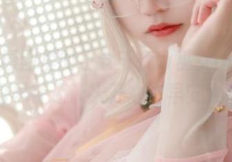 我发现原图里的小仓千代w巫女DLC，比我的早餐还让人开心，早安大伙！