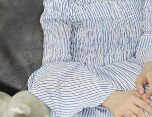 小众视觉 – 最新写真集：灵灵学妹，有种恬静又撩人的感觉，想到了我那个偷偷说的暗恋……