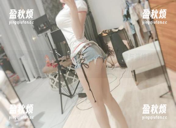 小玉吃果冻 微密圈 - 这是小玉吃果冻的作品集:巨无霸与清纯脸蛋,下载后请谨慎使用。目前报纸缺货!