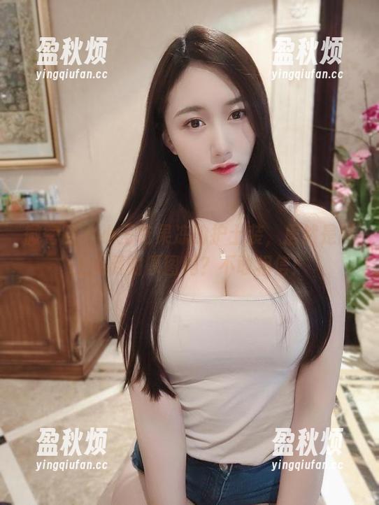 微密圈 - 小玉吃果冻的护士装，居然是网上免费的原图吗？不敢相信！