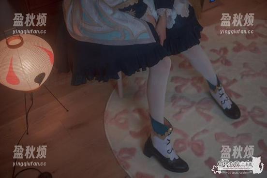 你见过短裤和俏皮的组合吗？木花琳琳是勇者高清作品集等你发掘。