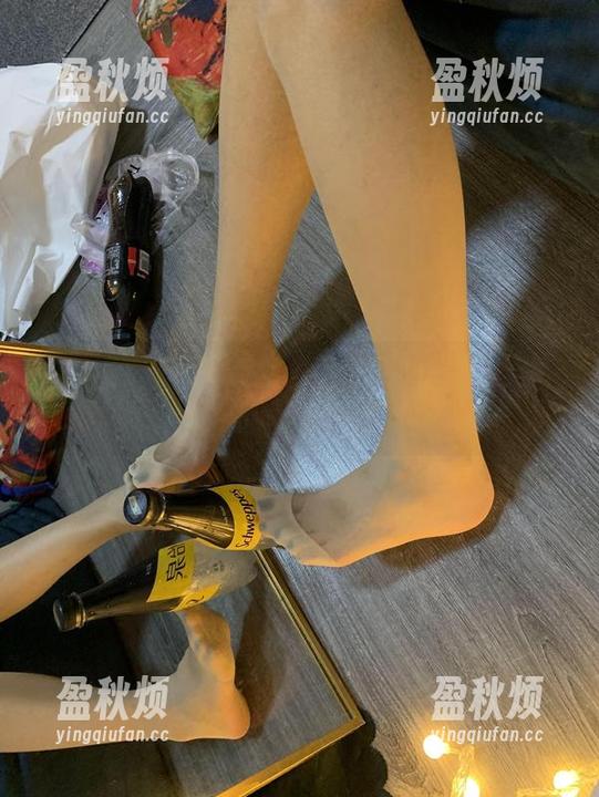 微密圈 - 这一身职业装，桃脱了在原图中是否有重返职场的心情啊？