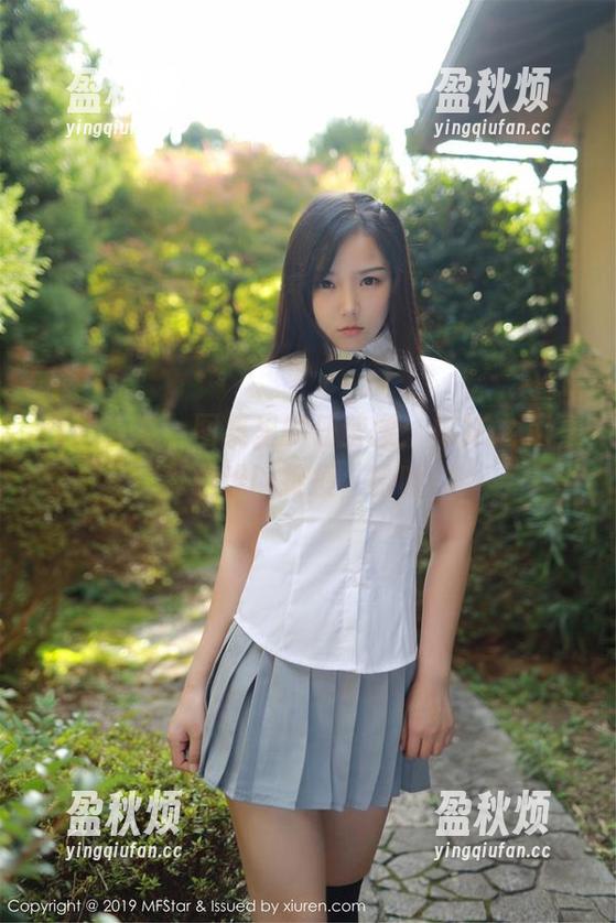 模范学院 - 图集里的任莹樱：棉袜之下，真相难以捉摸，哈哈！