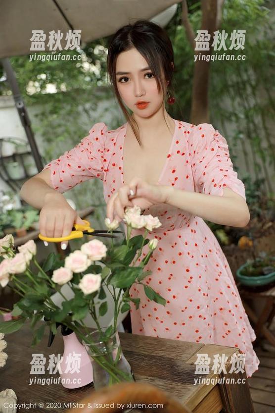 模范学院 - 文芮jeninfer的兔女郎造型，原图不要太撩，壁纸都不敢看。