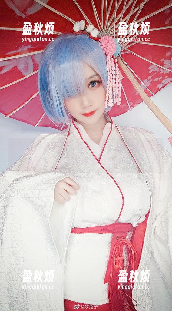 汐兔子 汐兔子的礼服亮点不少,但下载的图包竟脱离现实,穿出去会不会被人围观?