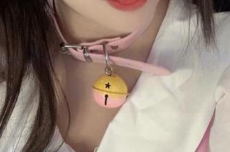 看洛可ss如何把护士装穿出了某种难以言喻的优雅。