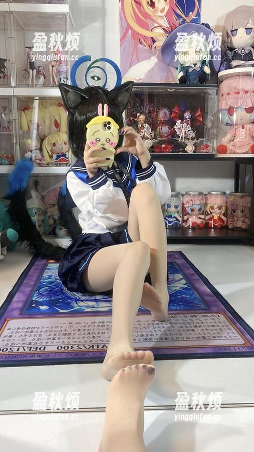 白栎Shirly 泳池的浪花与白栎Shirly最新作品,乍一看似乎没啥关系