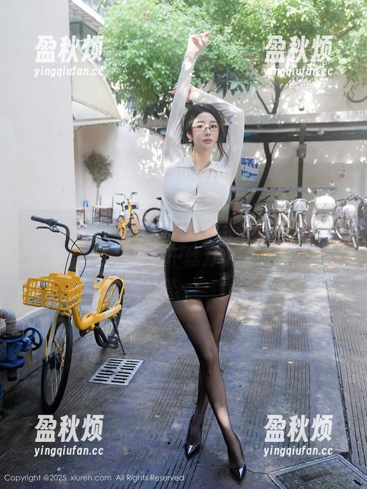 秀人网 - 我发现，伊丽莎有点白的每张美图和她的日常有千丝万缕的联系呢。