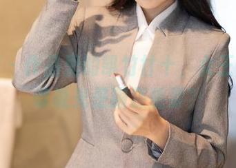 秀人网 – 作品里的凯竹廿十，女王降临，谁说光是服装重要？