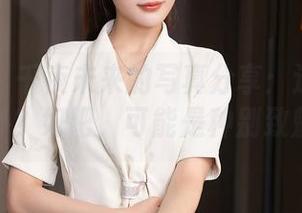 秀人网 – 千夜未来的写真分享：这套装让人意外？好吧，可能是种别致魅力。