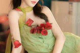 秀人网 – 有趣的课外活动：小雨baby的校园写真与原图！